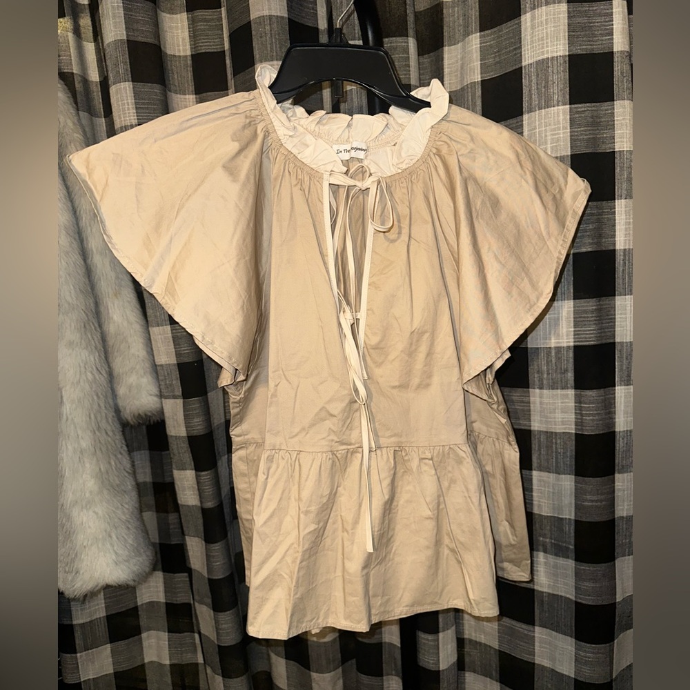 In The Beginning Size Medium Front Tie Bow‎ Elegant Beige Women's Top